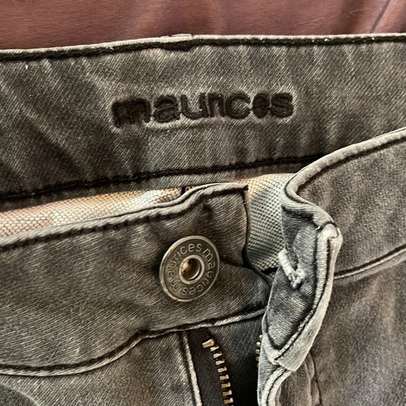 Maurice’s gray jeans - Picture 2 of 3
